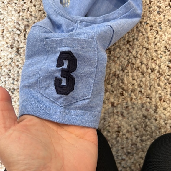 Boys v neck top - Picture 3 of 5